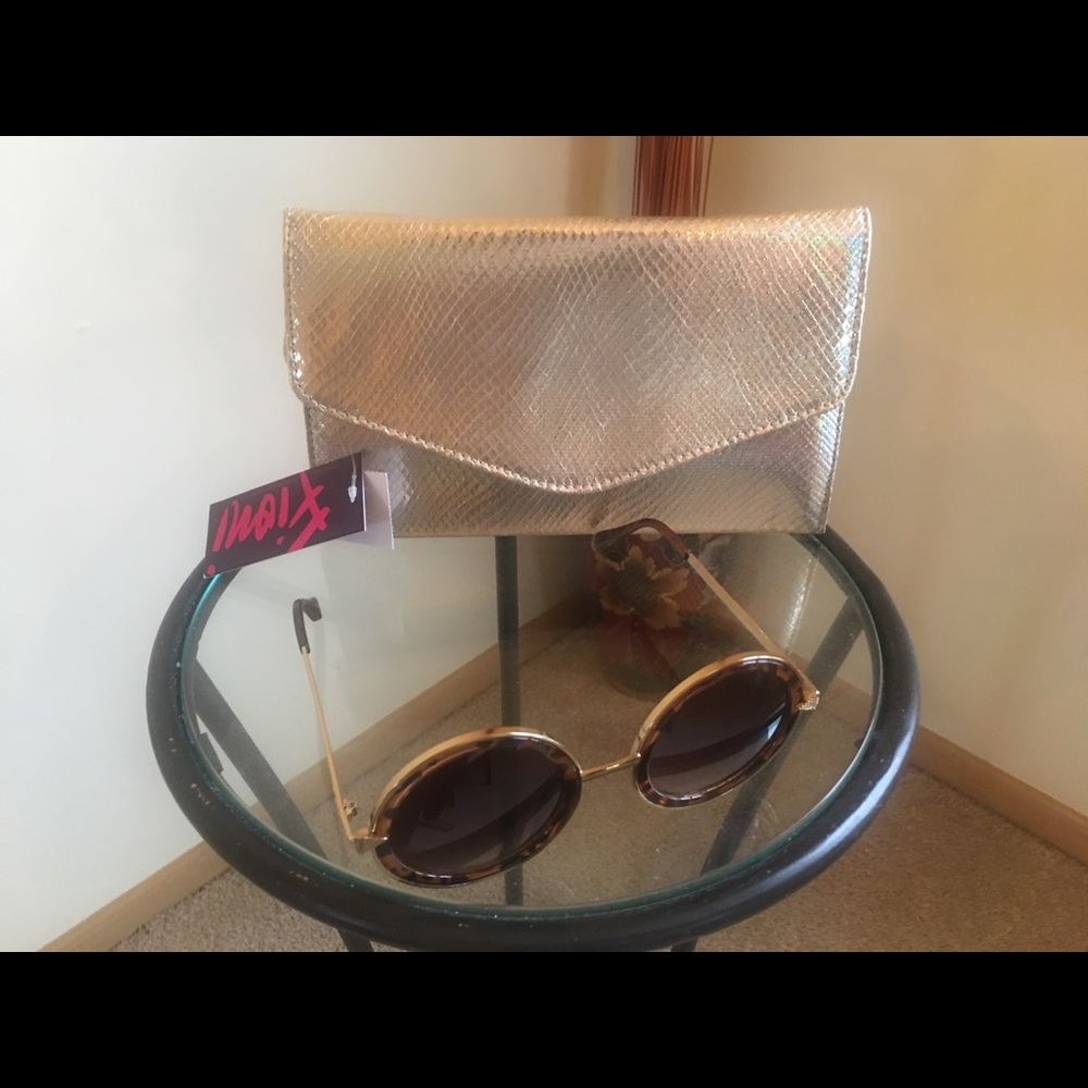 Fioni Gold Clutch